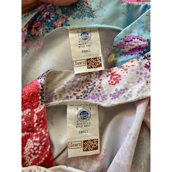 2 70s VTG Sears small polyester blouses w/ pixelated floral pattern - Picture 6 of 6